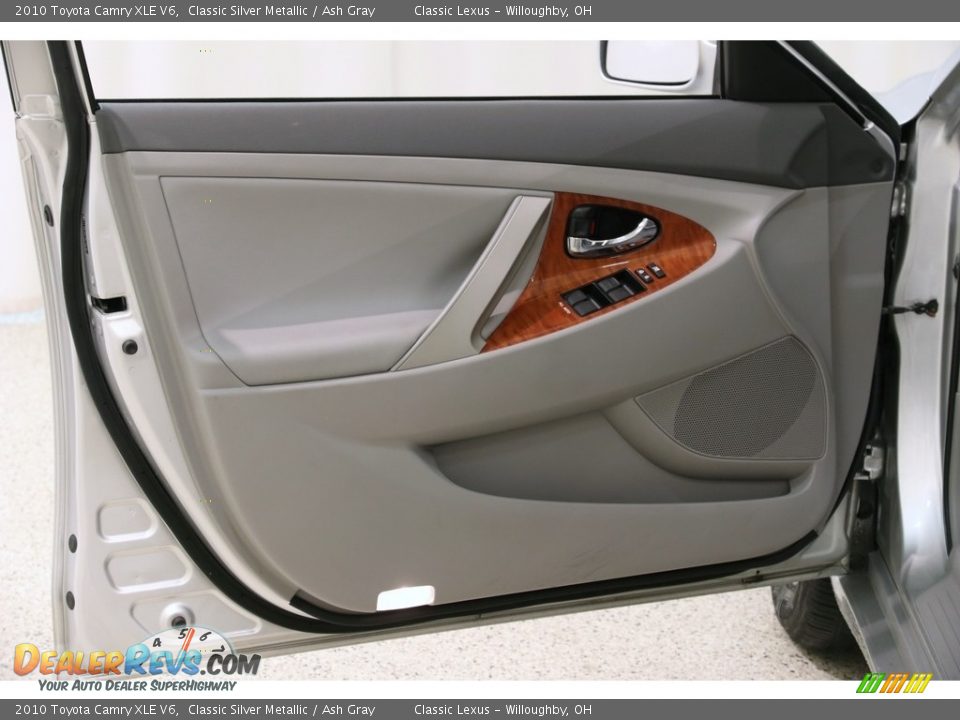 2010 Toyota Camry XLE V6 Classic Silver Metallic / Ash Gray Photo #4
