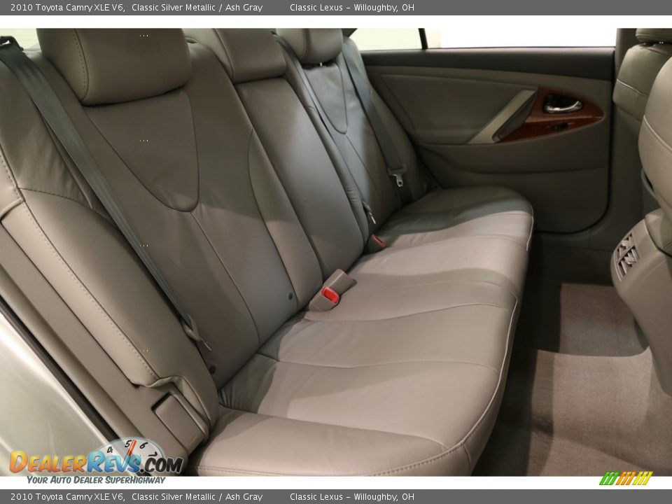 2010 Toyota Camry XLE V6 Classic Silver Metallic / Ash Gray Photo #16