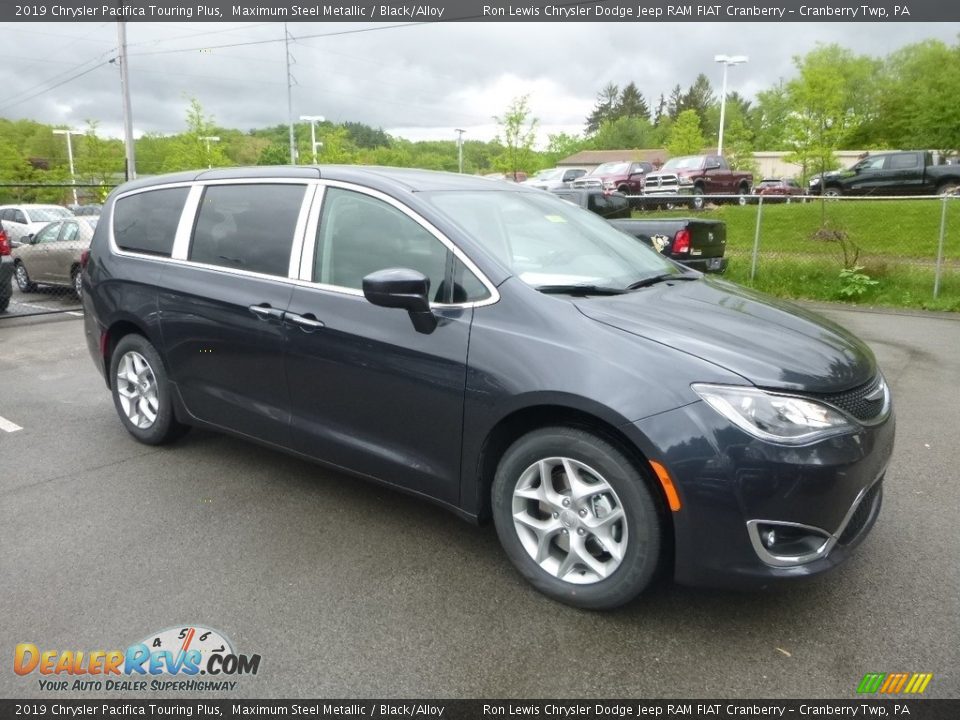 Front 3/4 View of 2019 Chrysler Pacifica Touring Plus Photo #7