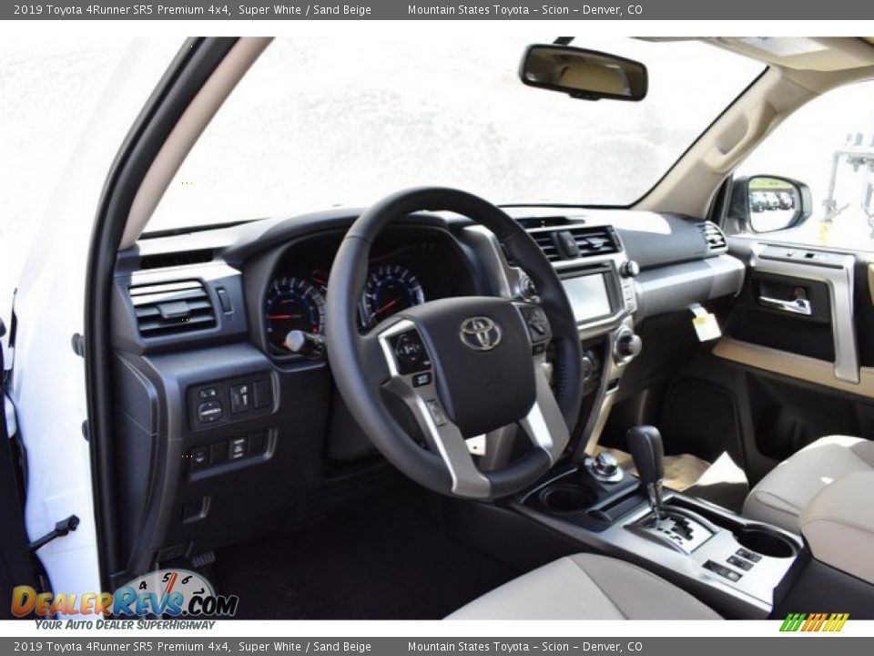 2019 Toyota 4Runner SR5 Premium 4x4 Super White / Sand Beige Photo #5