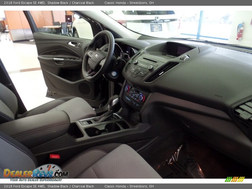 2018 Ford Escape SE 4WD Shadow Black / Charcoal Black Photo #18