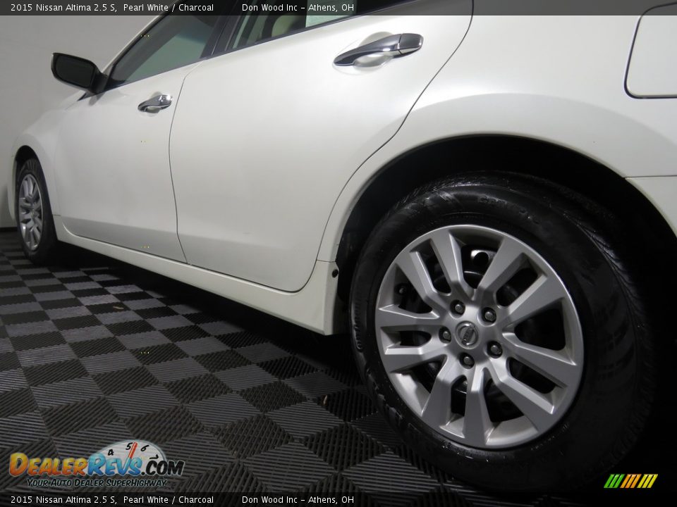 2015 Nissan Altima 2.5 S Pearl White / Charcoal Photo #10