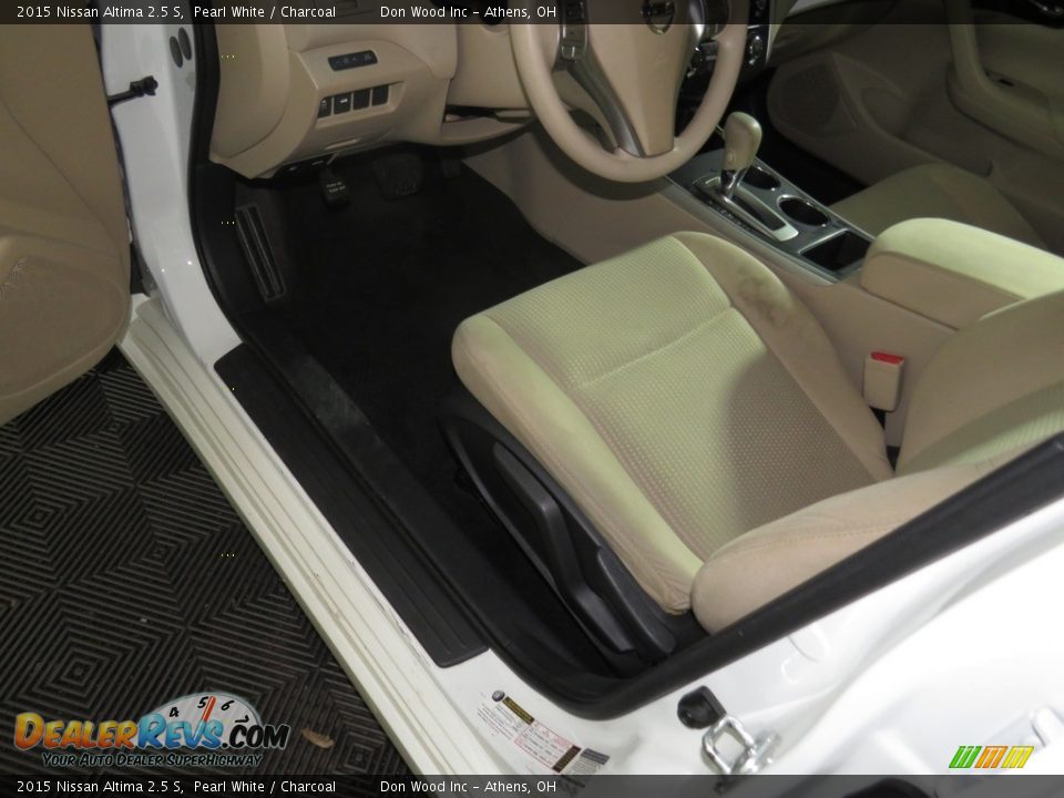 2015 Nissan Altima 2.5 S Pearl White / Charcoal Photo #21