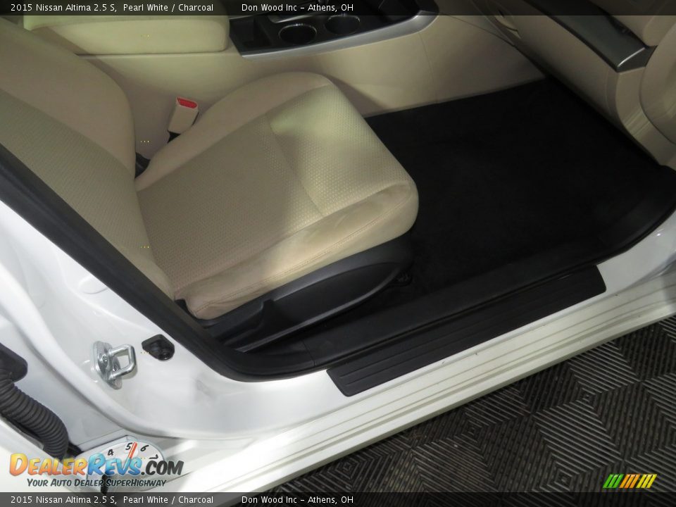 2015 Nissan Altima 2.5 S Pearl White / Charcoal Photo #29