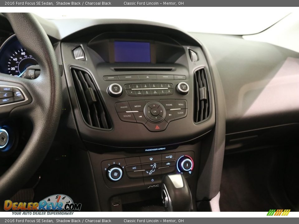 2016 Ford Focus SE Sedan Shadow Black / Charcoal Black Photo #8