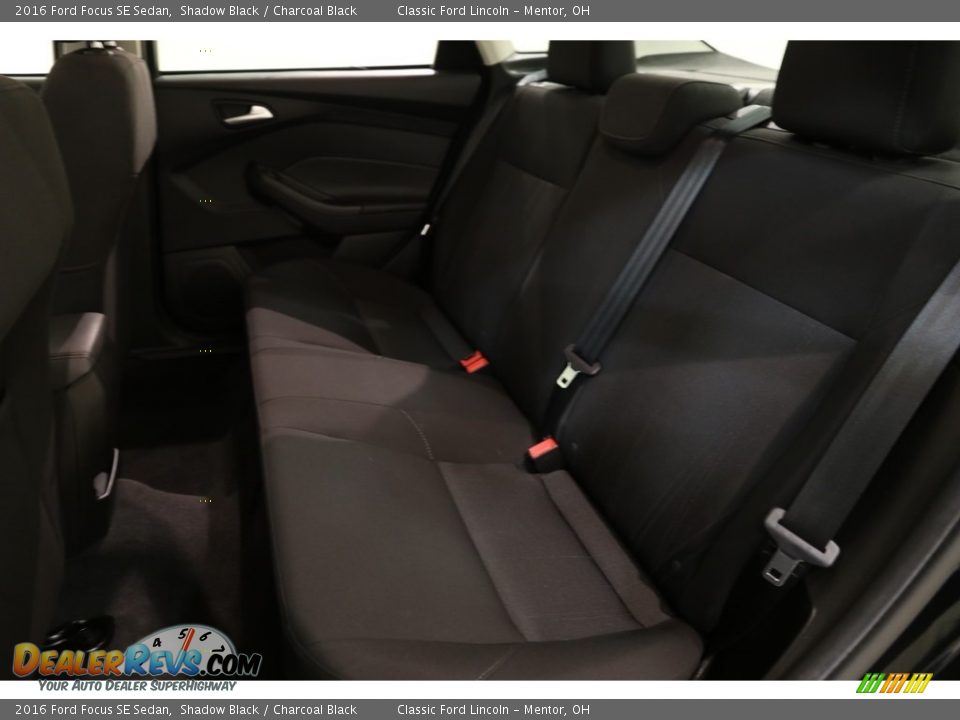 2016 Ford Focus SE Sedan Shadow Black / Charcoal Black Photo #14