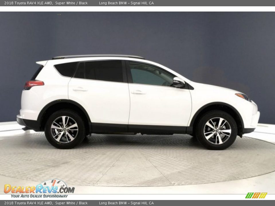 2018 Toyota RAV4 XLE AWD Super White / Black Photo #31