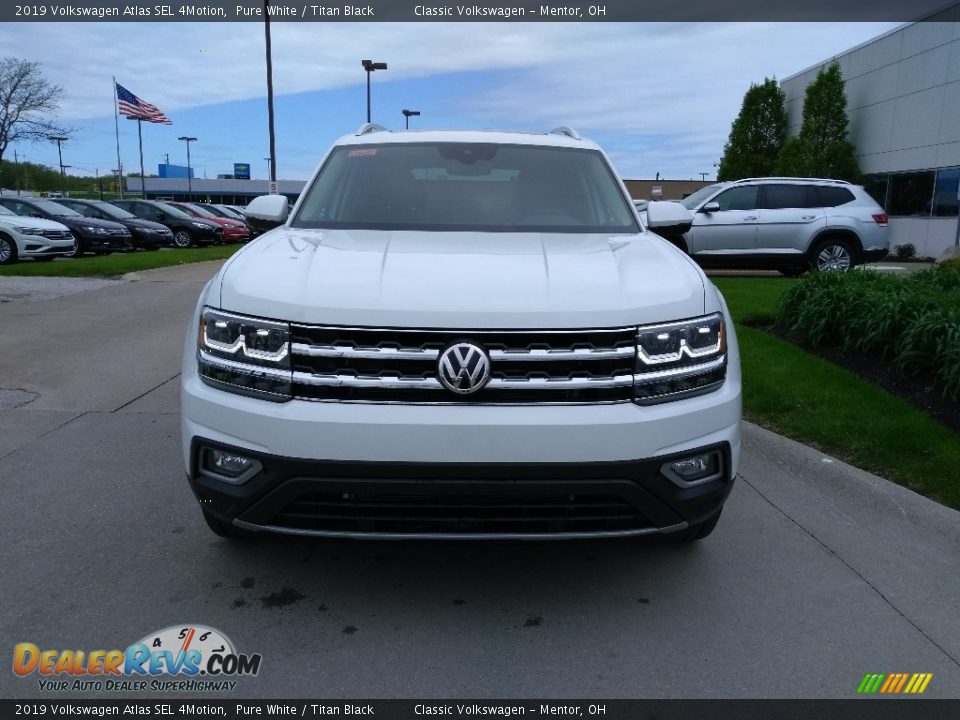 2019 Volkswagen Atlas SEL 4Motion Pure White / Titan Black Photo #2