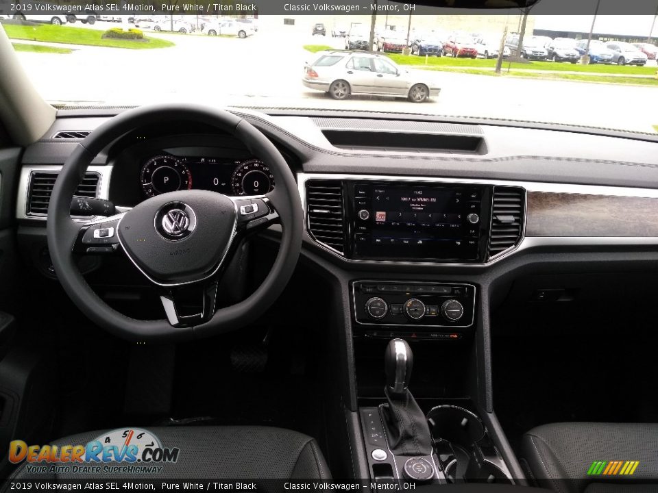 2019 Volkswagen Atlas SEL 4Motion Pure White / Titan Black Photo #4