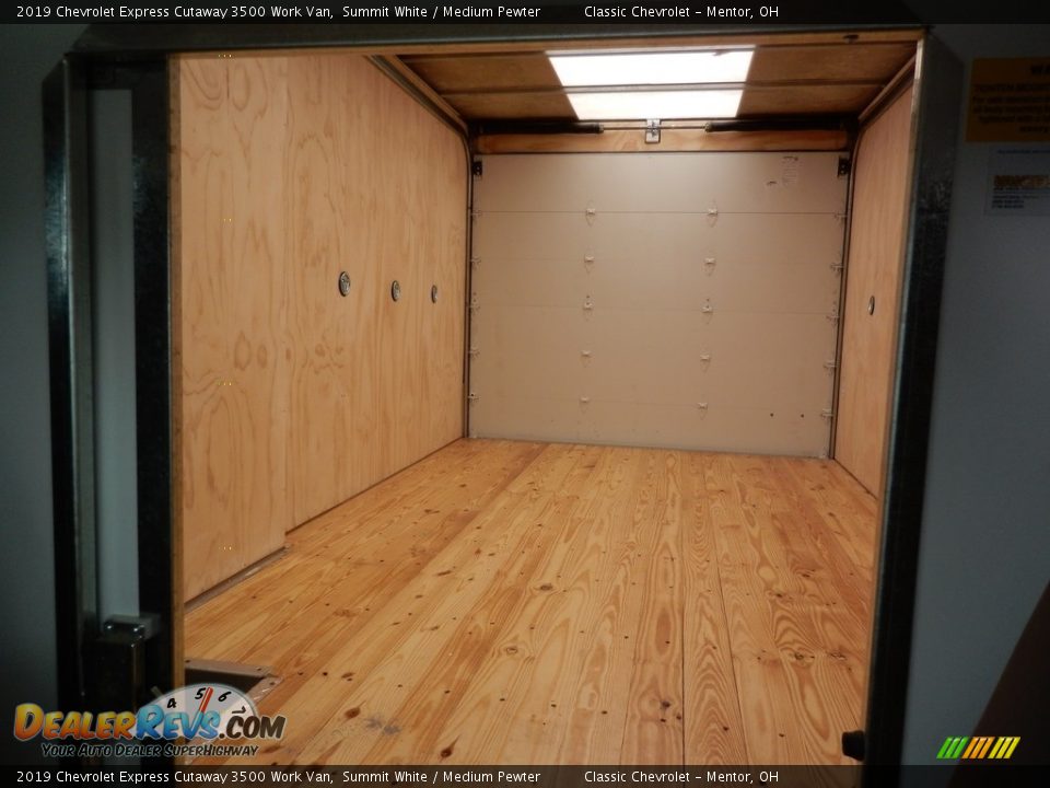 2019 Chevrolet Express Cutaway 3500 Work Van Summit White / Medium Pewter Photo #9