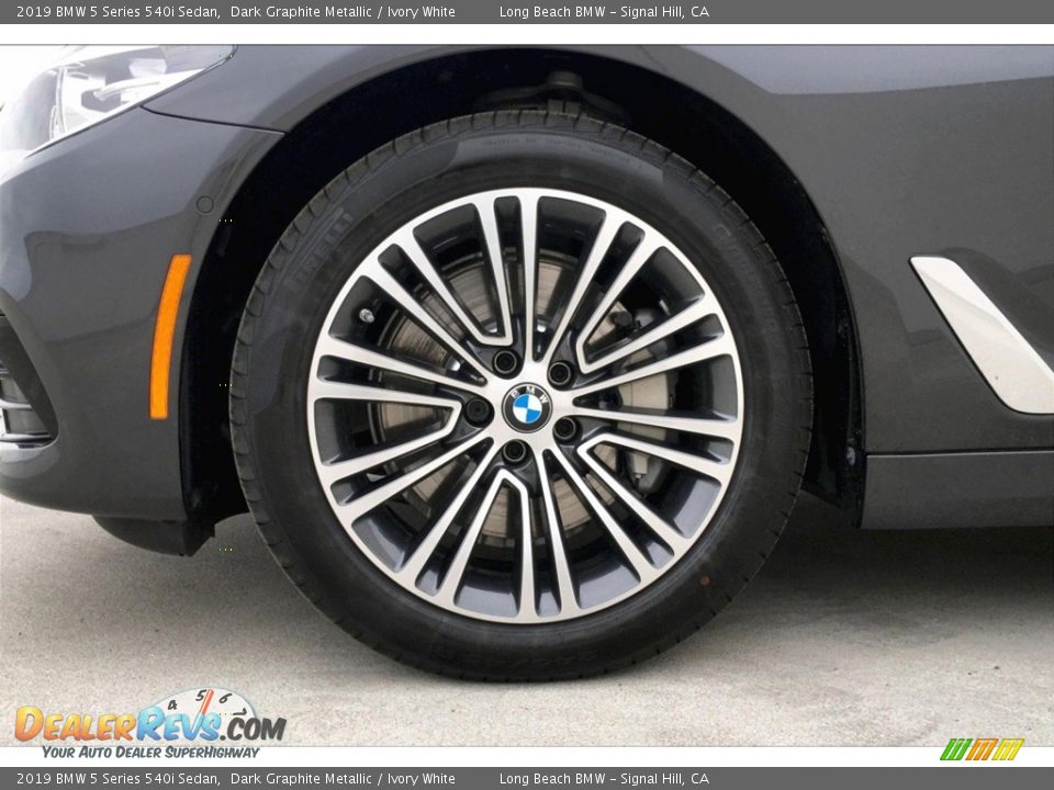 2019 BMW 5 Series 540i Sedan Dark Graphite Metallic / Ivory White Photo #10