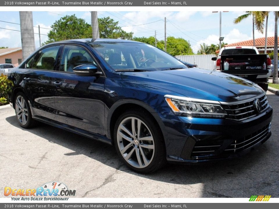 2018 Volkswagen Passat R-Line Tourmaline Blue Metallic / Moonrock Gray Photo #2