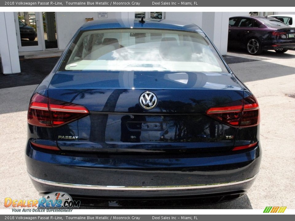 2018 Volkswagen Passat R-Line Tourmaline Blue Metallic / Moonrock Gray Photo #7