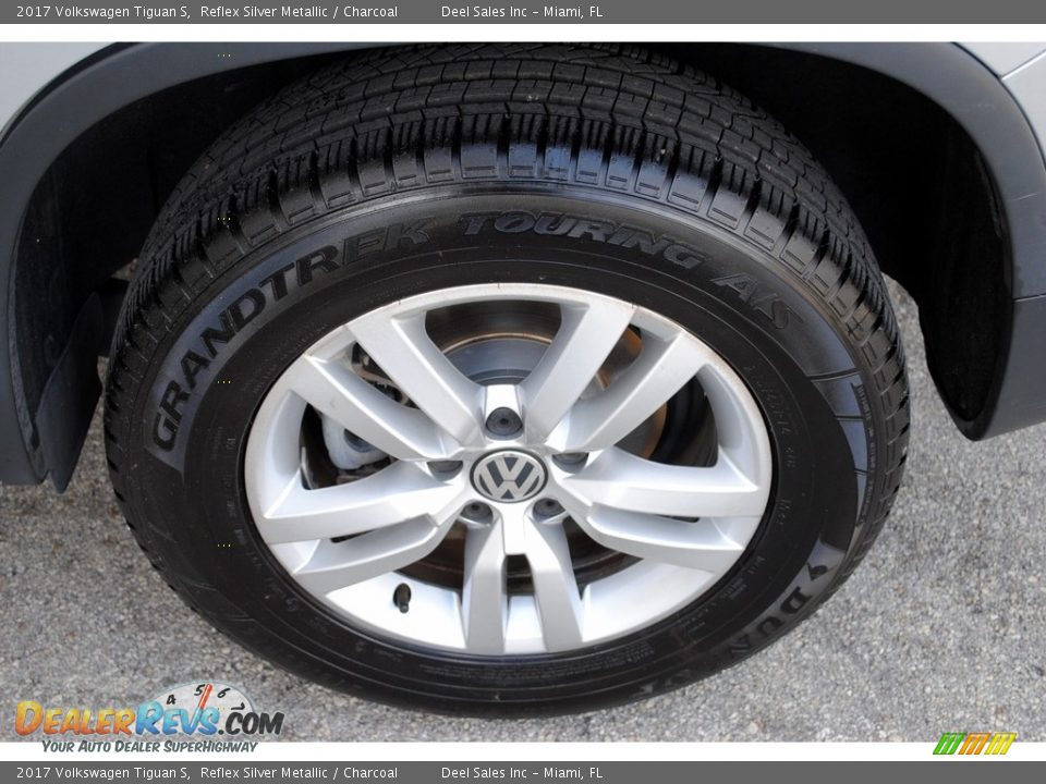 2017 Volkswagen Tiguan S Reflex Silver Metallic / Charcoal Photo #12