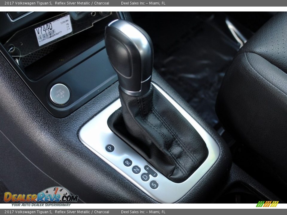 2017 Volkswagen Tiguan S Reflex Silver Metallic / Charcoal Photo #16