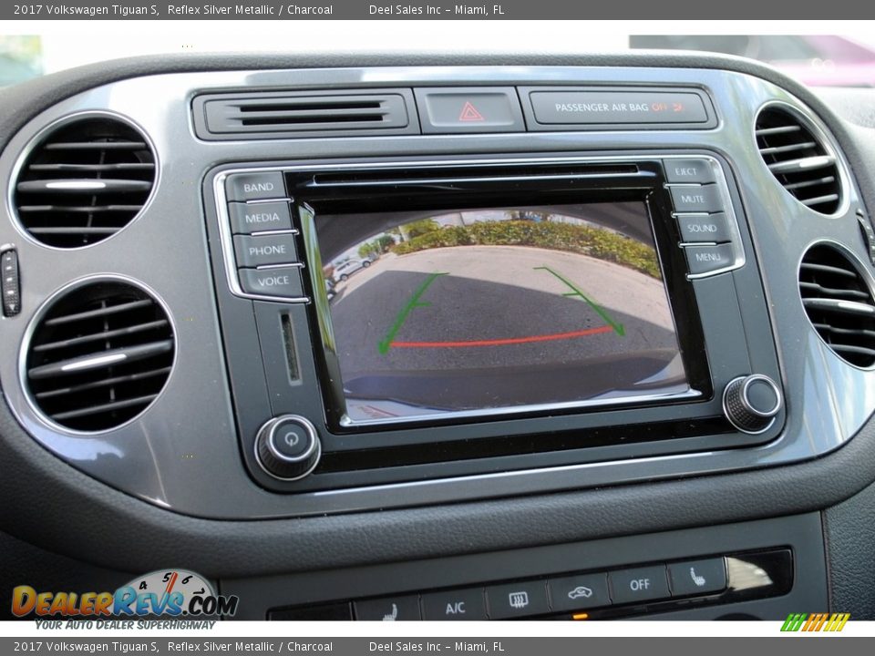 2017 Volkswagen Tiguan S Reflex Silver Metallic / Charcoal Photo #17