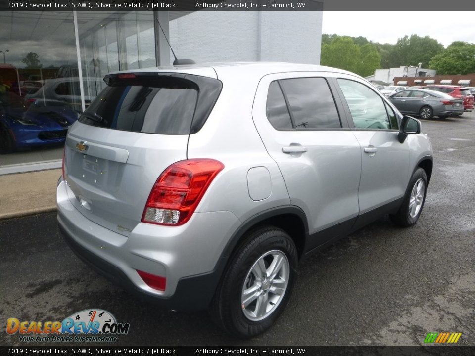 2019 Chevrolet Trax LS AWD Silver Ice Metallic / Jet Black Photo #4