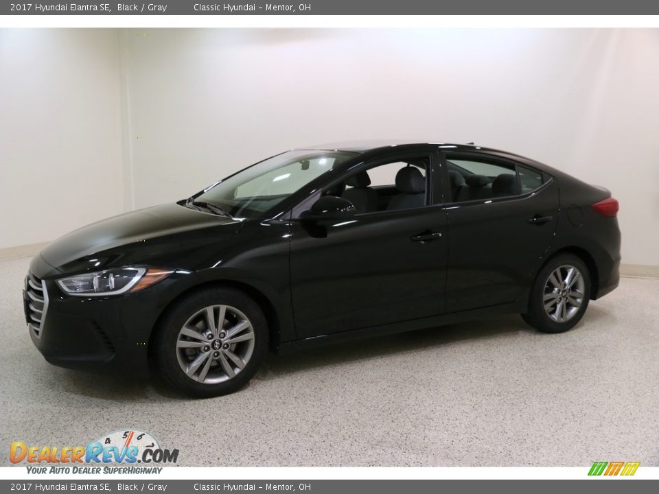 2017 Hyundai Elantra SE Black / Gray Photo #3