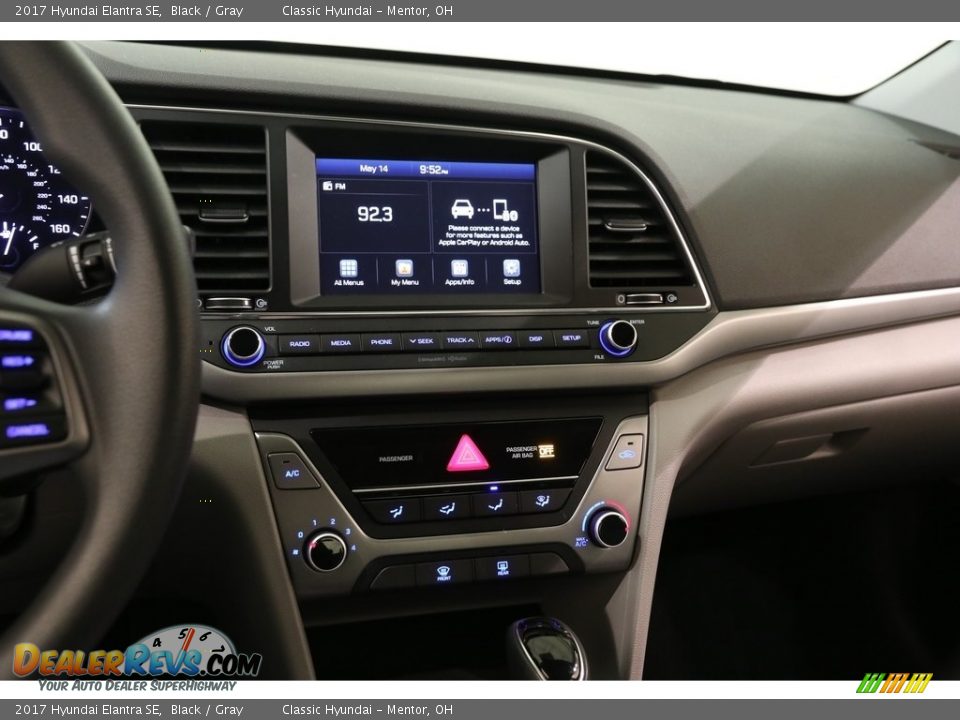 2017 Hyundai Elantra SE Black / Gray Photo #9