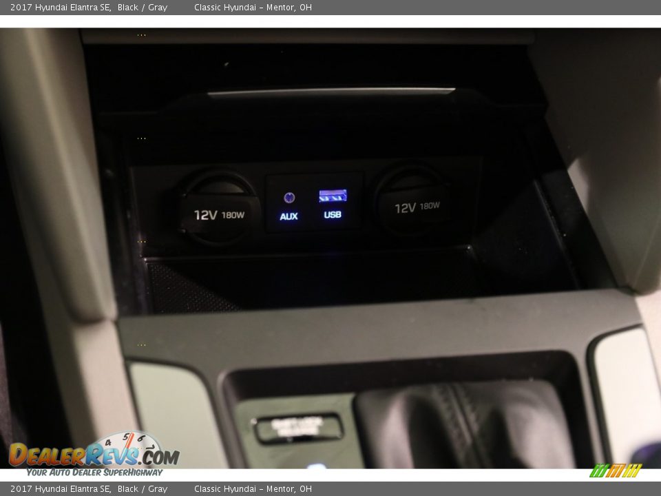 2017 Hyundai Elantra SE Black / Gray Photo #10