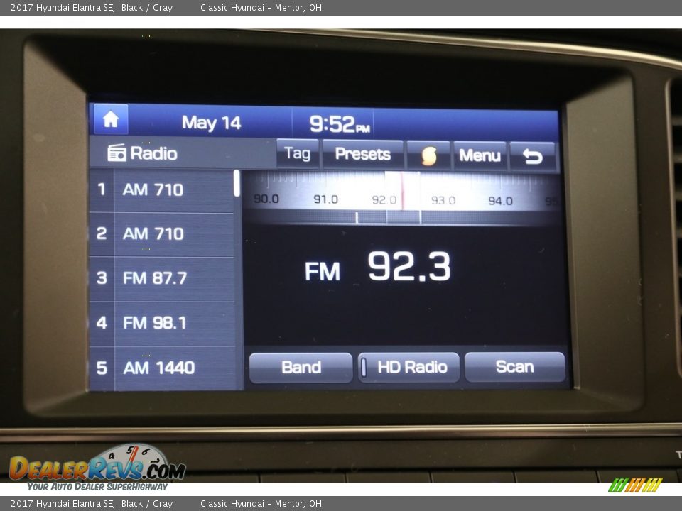 2017 Hyundai Elantra SE Black / Gray Photo #11