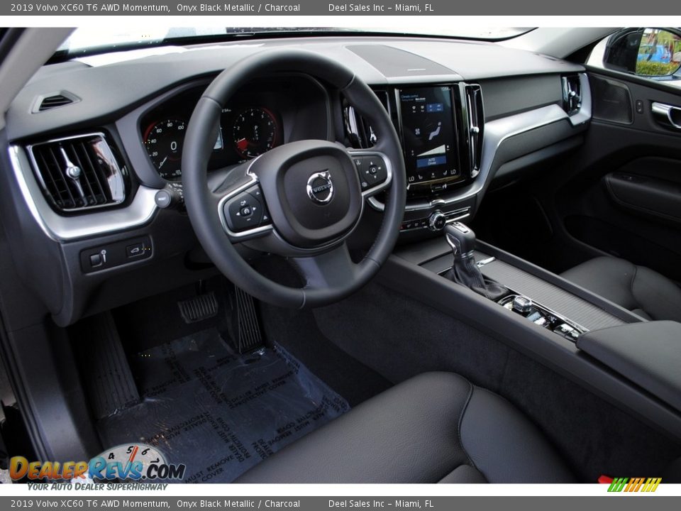 Charcoal Interior - 2019 Volvo XC60 T6 AWD Momentum Photo #15