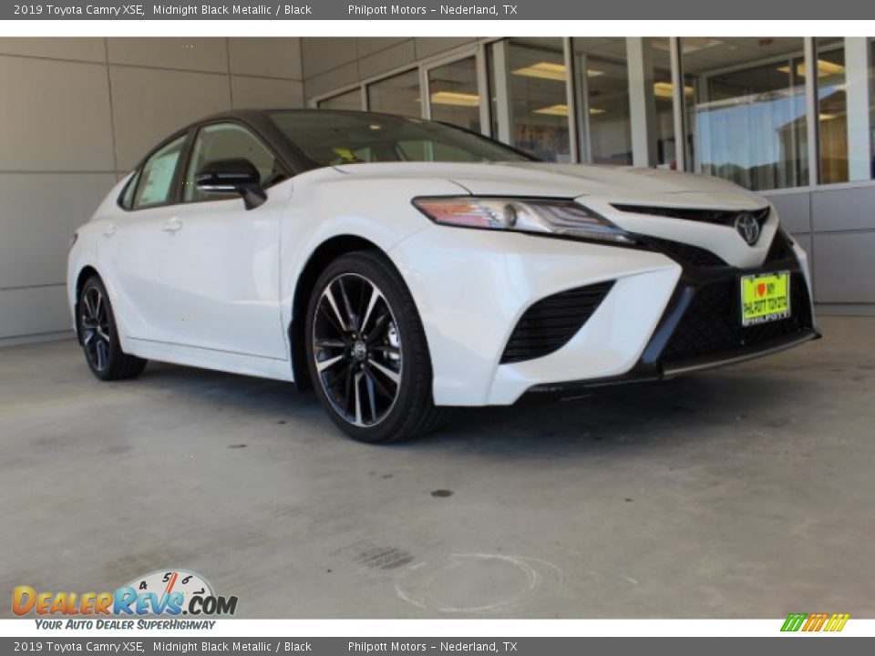 2019 Toyota Camry XSE Midnight Black Metallic / Black Photo #2