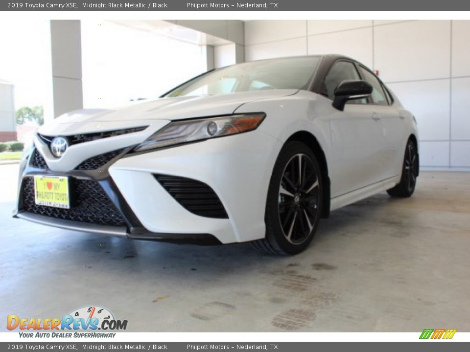 2019 Toyota Camry XSE Midnight Black Metallic / Black Photo #4