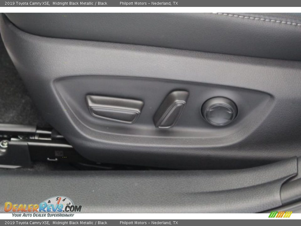 2019 Toyota Camry XSE Midnight Black Metallic / Black Photo #12