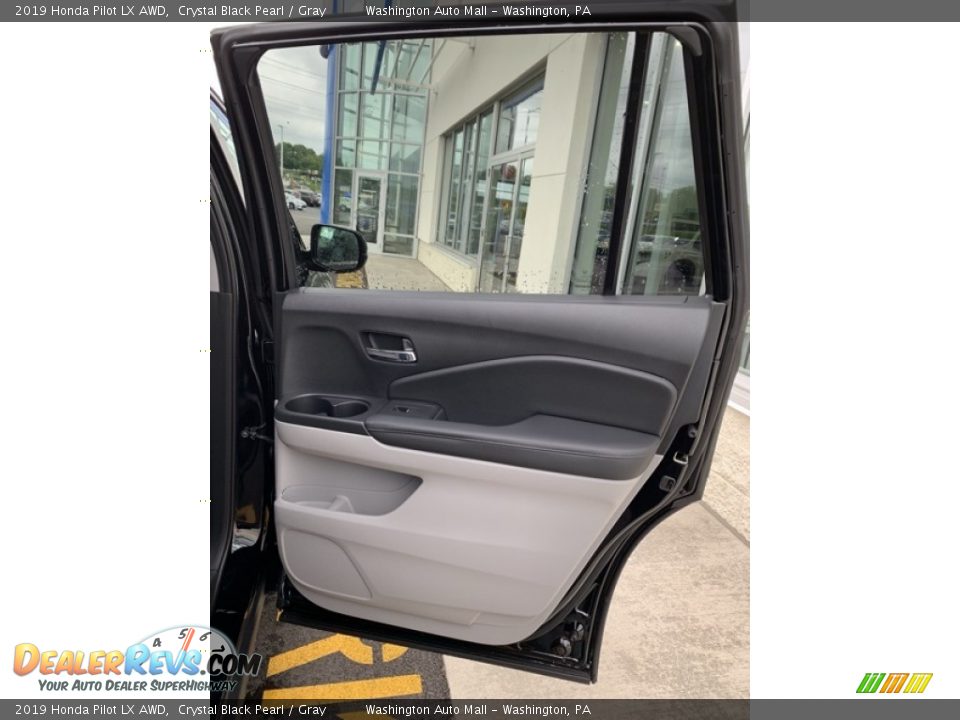 2019 Honda Pilot LX AWD Crystal Black Pearl / Gray Photo #24
