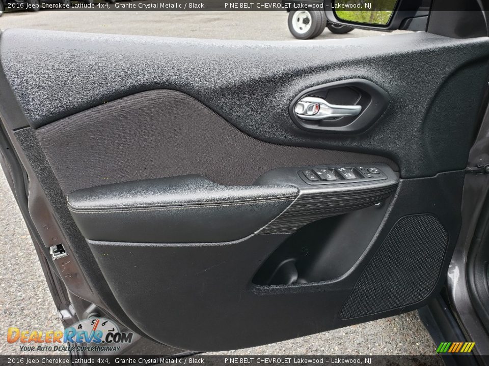 2016 Jeep Cherokee Latitude 4x4 Granite Crystal Metallic / Black Photo #14