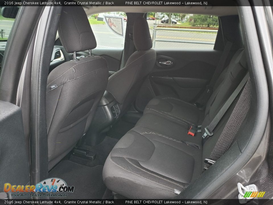 2016 Jeep Cherokee Latitude 4x4 Granite Crystal Metallic / Black Photo #16