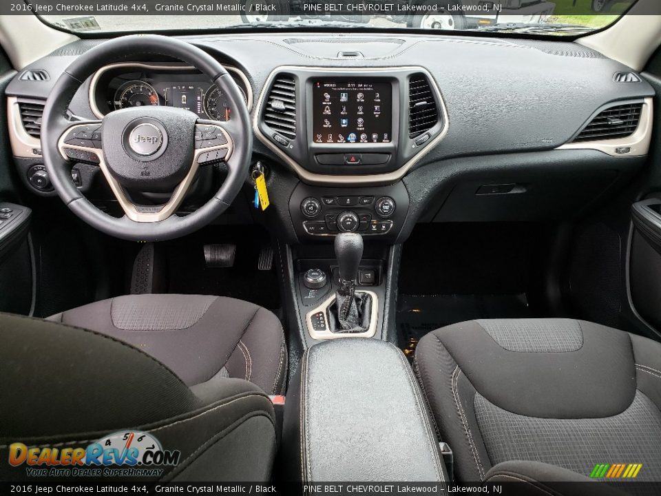2016 Jeep Cherokee Latitude 4x4 Granite Crystal Metallic / Black Photo #25