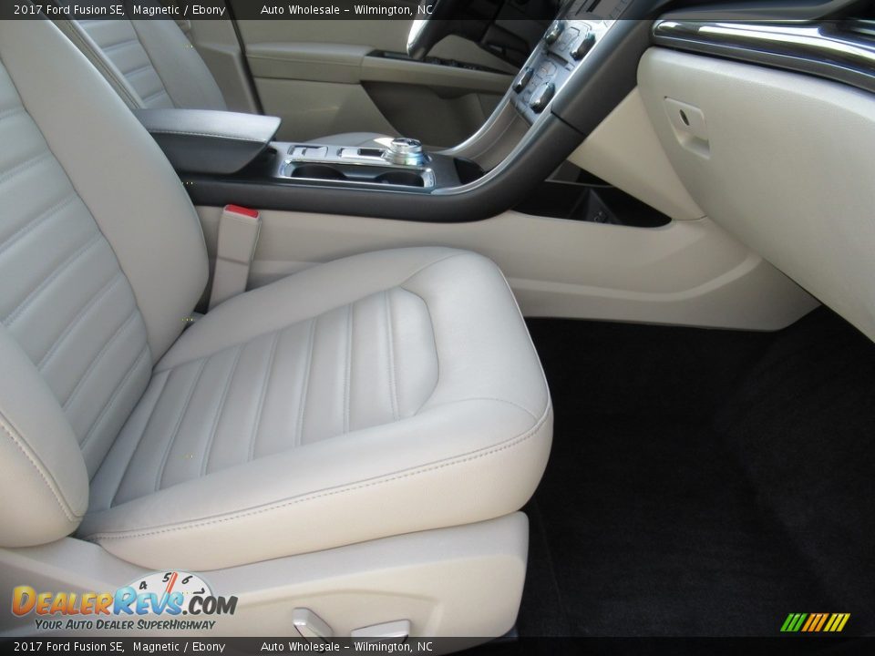 2017 Ford Fusion SE Magnetic / Ebony Photo #13