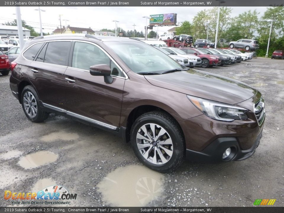 Front 3/4 View of 2019 Subaru Outback 2.5i Touring Photo #1