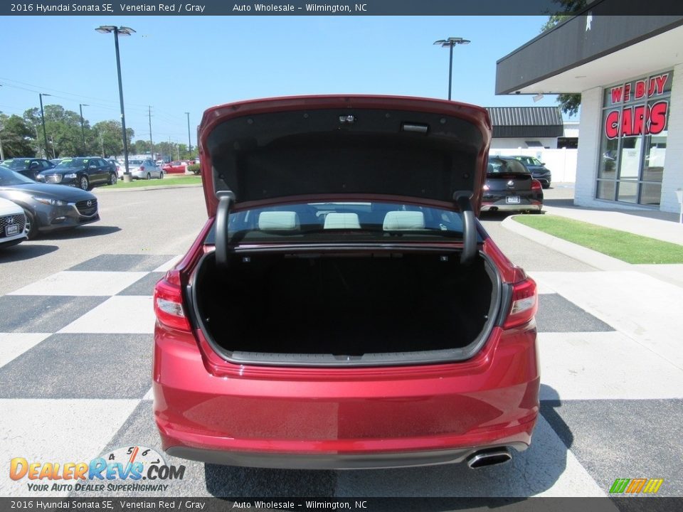 2016 Hyundai Sonata SE Venetian Red / Gray Photo #5