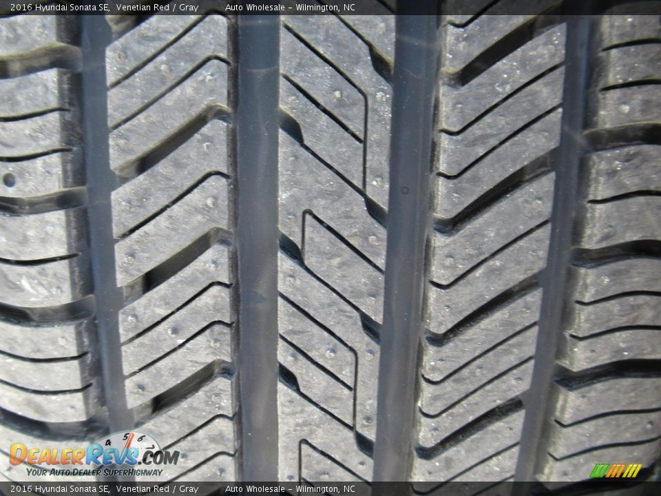 2016 Hyundai Sonata SE Venetian Red / Gray Photo #9