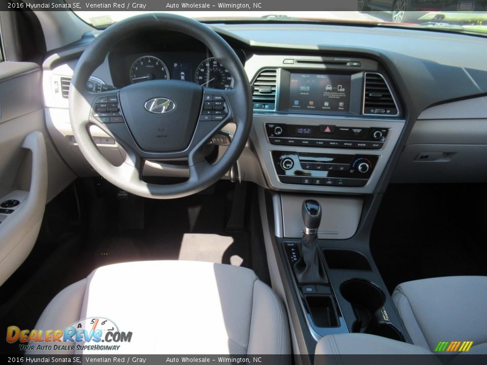 2016 Hyundai Sonata SE Venetian Red / Gray Photo #14