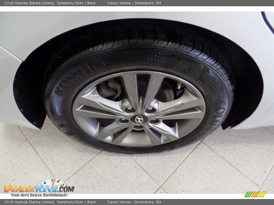 2018 Hyundai Elantra Limited Symphony Silver / Black Photo #6