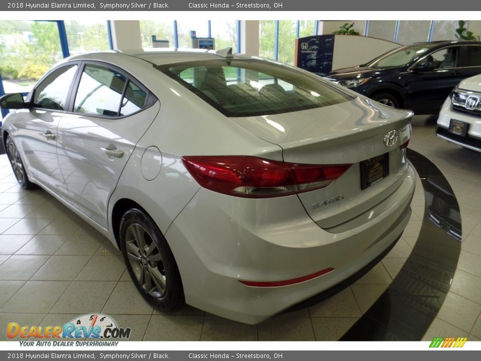 2018 Hyundai Elantra Limited Symphony Silver / Black Photo #9