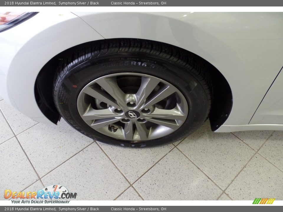 2018 Hyundai Elantra Limited Symphony Silver / Black Photo #12