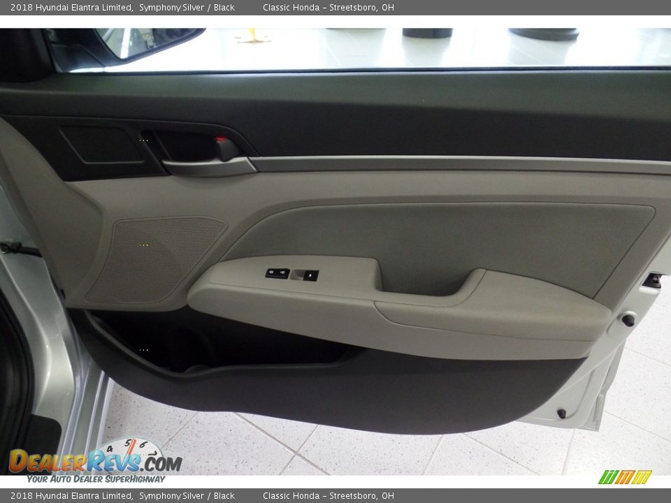 2018 Hyundai Elantra Limited Symphony Silver / Black Photo #14