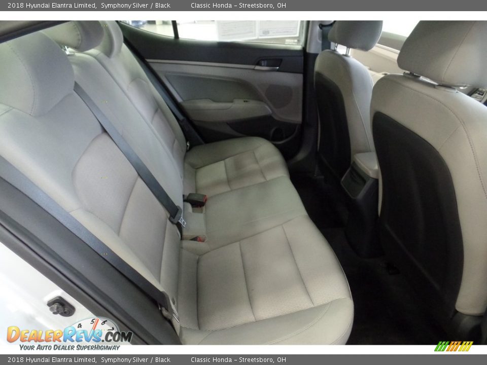 2018 Hyundai Elantra Limited Symphony Silver / Black Photo #19