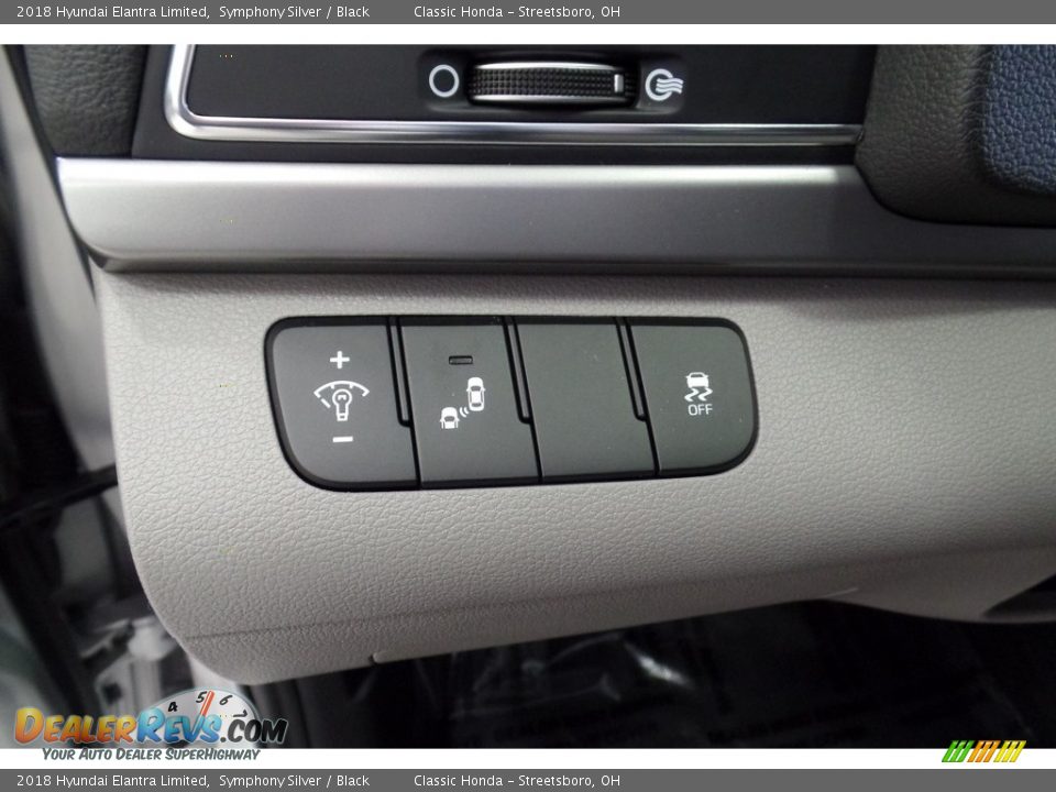 2018 Hyundai Elantra Limited Symphony Silver / Black Photo #28