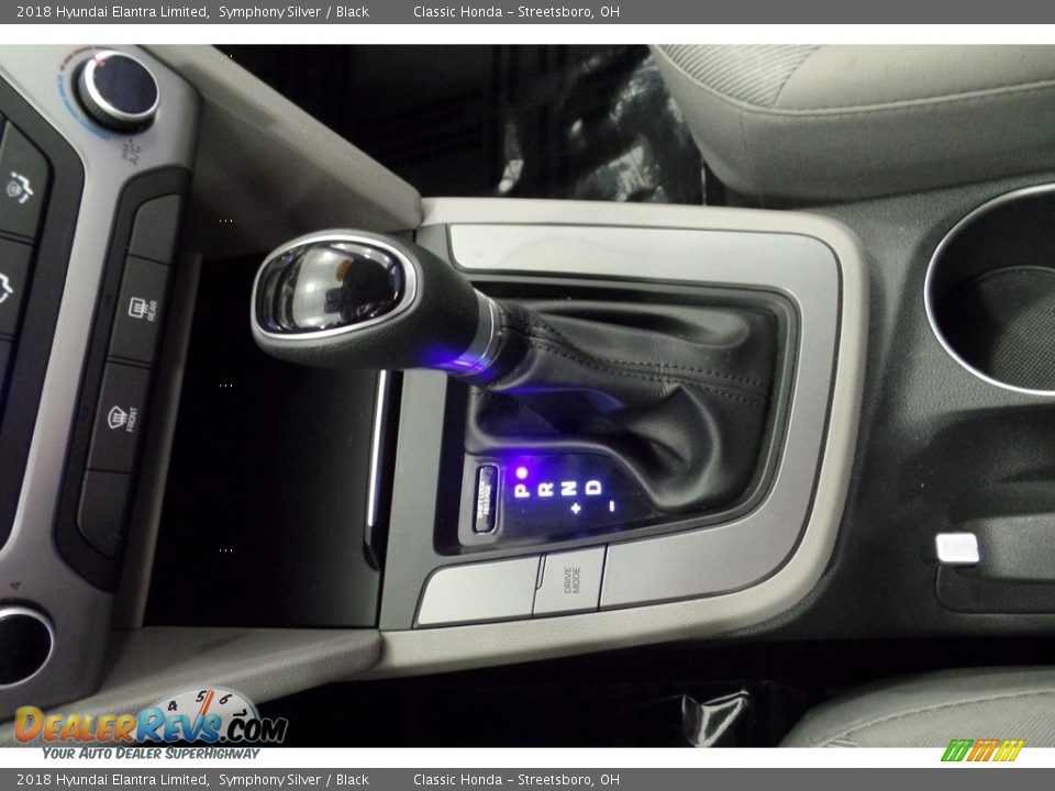 2018 Hyundai Elantra Limited Symphony Silver / Black Photo #32
