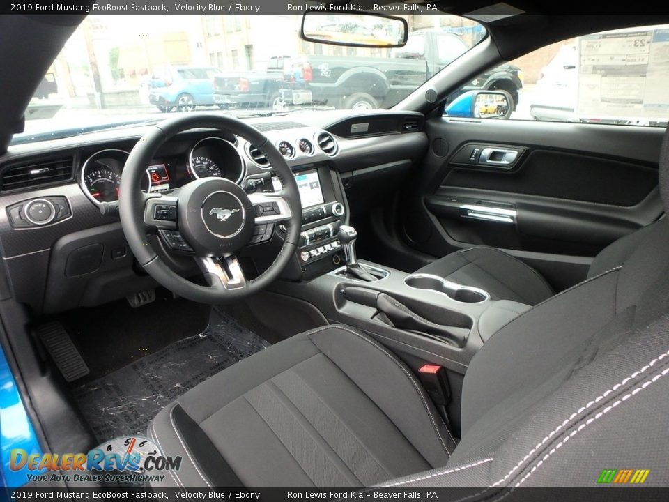 Ebony Interior - 2019 Ford Mustang EcoBoost Fastback Photo #14