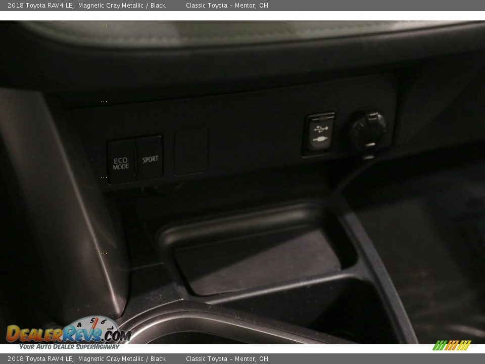 2018 Toyota RAV4 LE Magnetic Gray Metallic / Black Photo #11