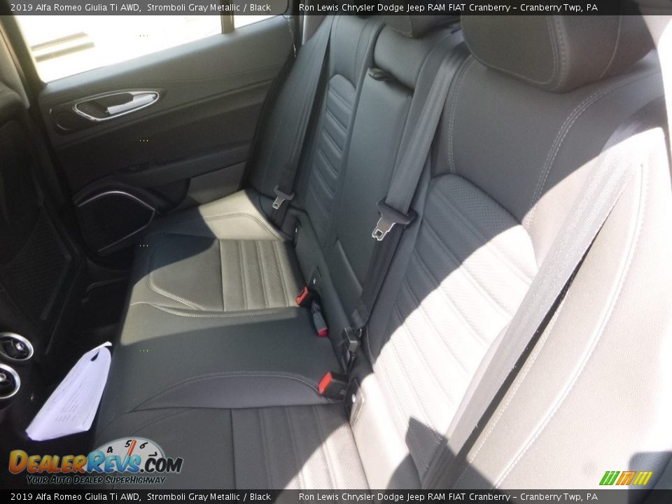 2019 Alfa Romeo Giulia Ti AWD Stromboli Gray Metallic / Black Photo #16