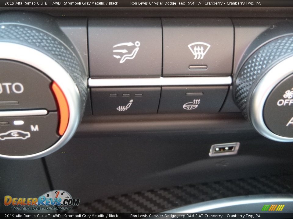 2019 Alfa Romeo Giulia Ti AWD Stromboli Gray Metallic / Black Photo #25