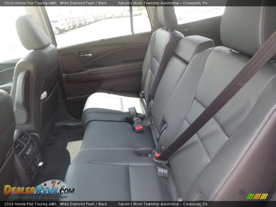 2019 Honda Pilot Touring AWD White Diamond Pearl / Black Photo #9